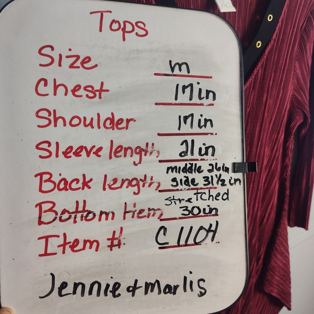 Jennie & Marlis Burgundy Pleated Grommet V-Neck Sharkbite Hem Tunic Top Medium - Picture 5 of 9